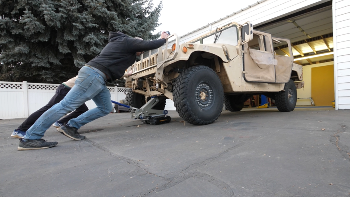 Humvee electric outlet conversion