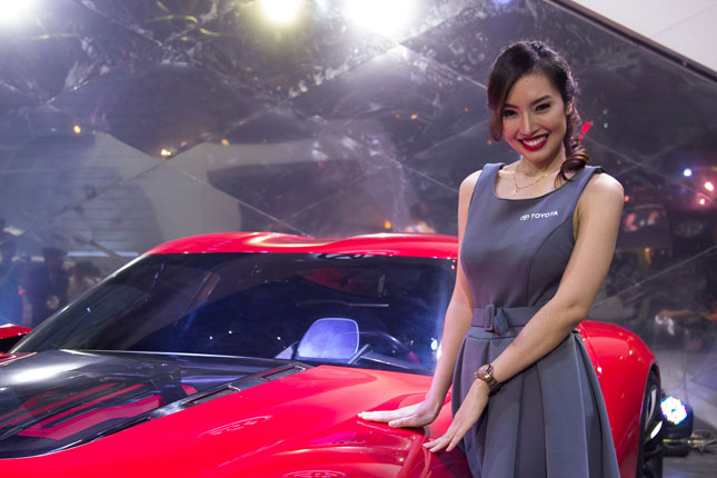 PIMS 2016 booth babes