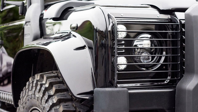 Land Rover Defender Spectre Edition