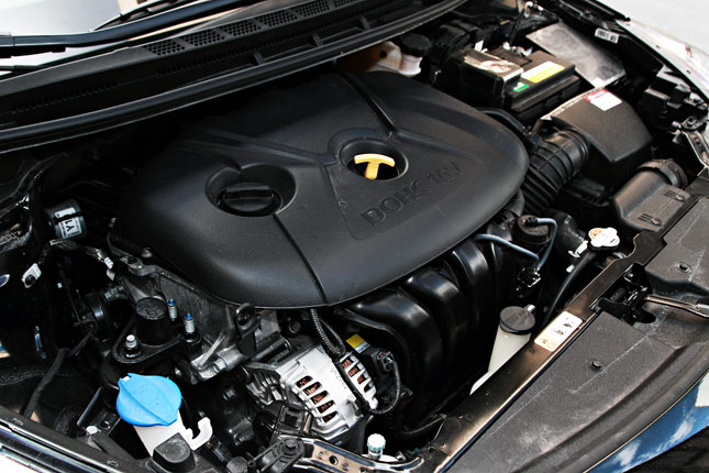 Kia Forte Koup EX AT