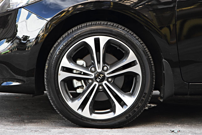 Kia Forte Koup EX AT