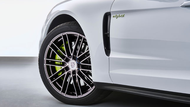 Porsche unveils Panamera 4 E-Hybrid, 911 GT3 Cup