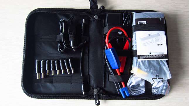 Power bank for jumpstarting cars