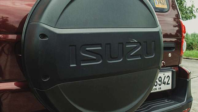 Isuzu Crosswind, Mitsubishi Adventure