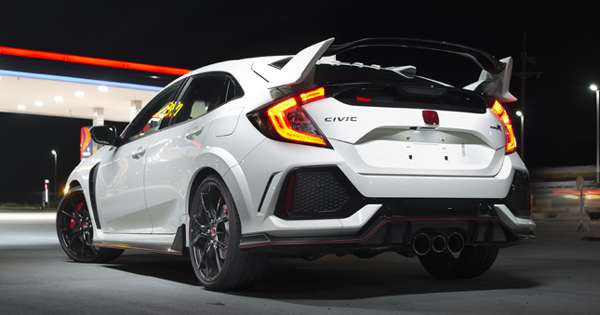 The Honda Civic Type R is our pick for 2017 Car of the Year