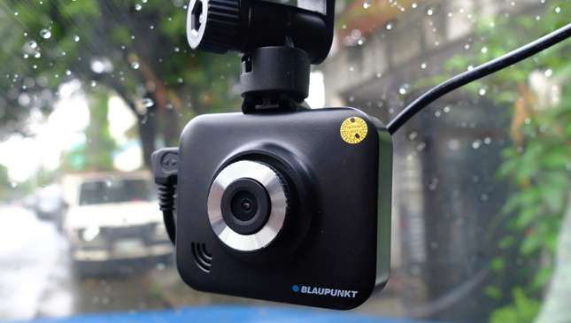 Blaupunkt BP 2.2 Dashcam Full HD Con Display IPS Da 2.0'' E Sensore G – Registrazione In Loop, Rilevamento Movimento E Monitoraggio Parcheggio