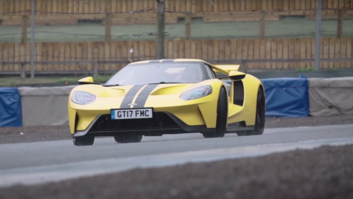 Chris Harris Drifts: Ferrari 812 Superfast, Ford GT, Porsche GT3 ...