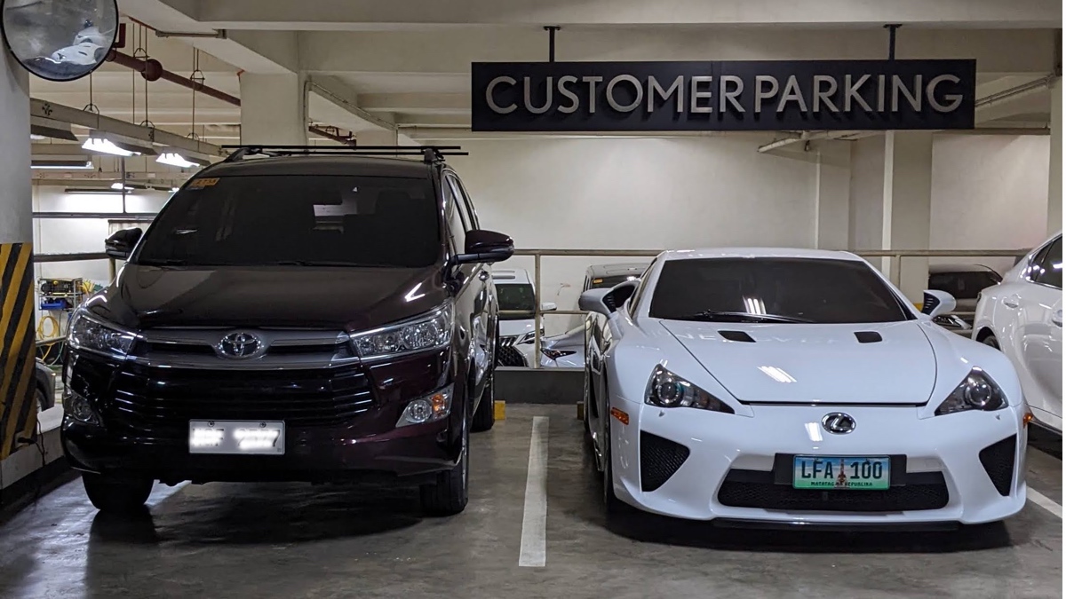 Lexus LFA and Toyota Innova