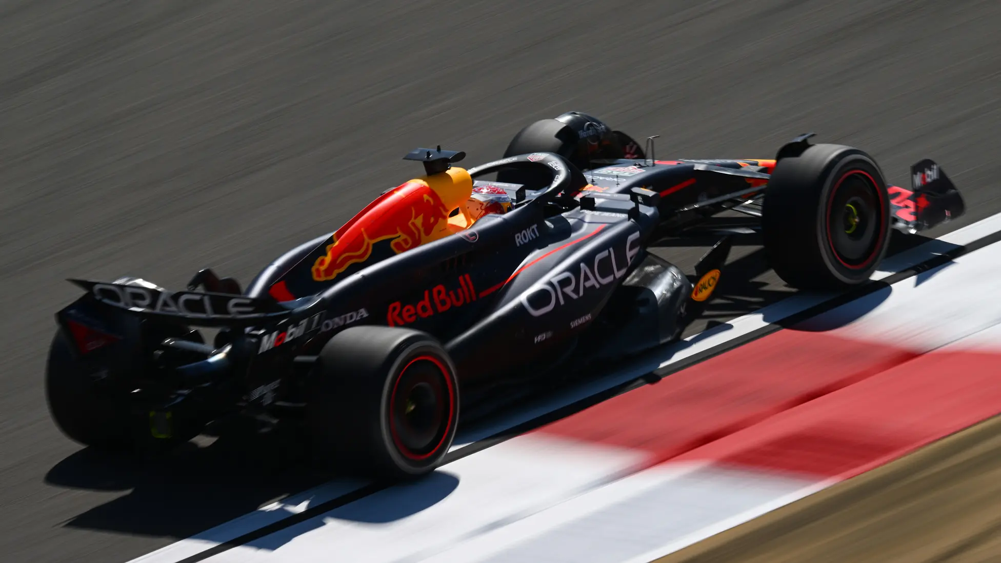 2024 F1 season testing Verstappen 1sec faster than everyone