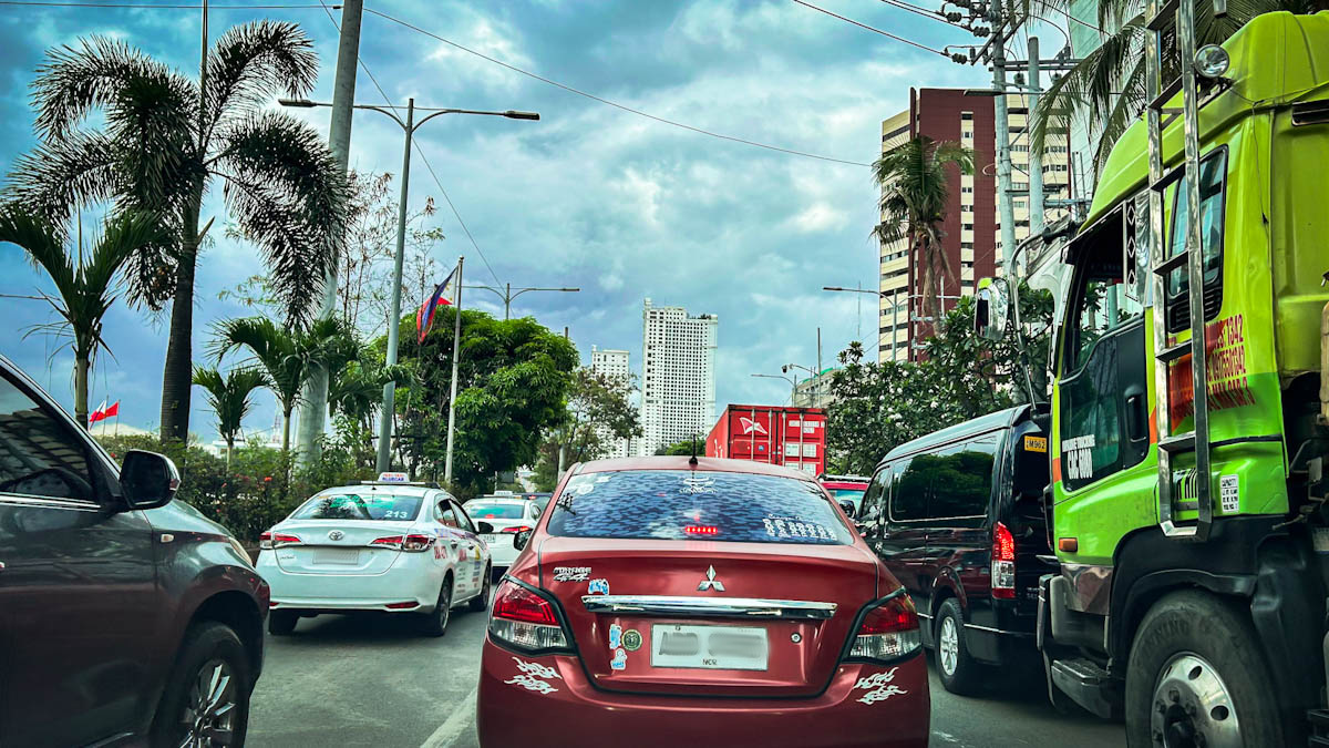 photo of traffic on roxas boulevard