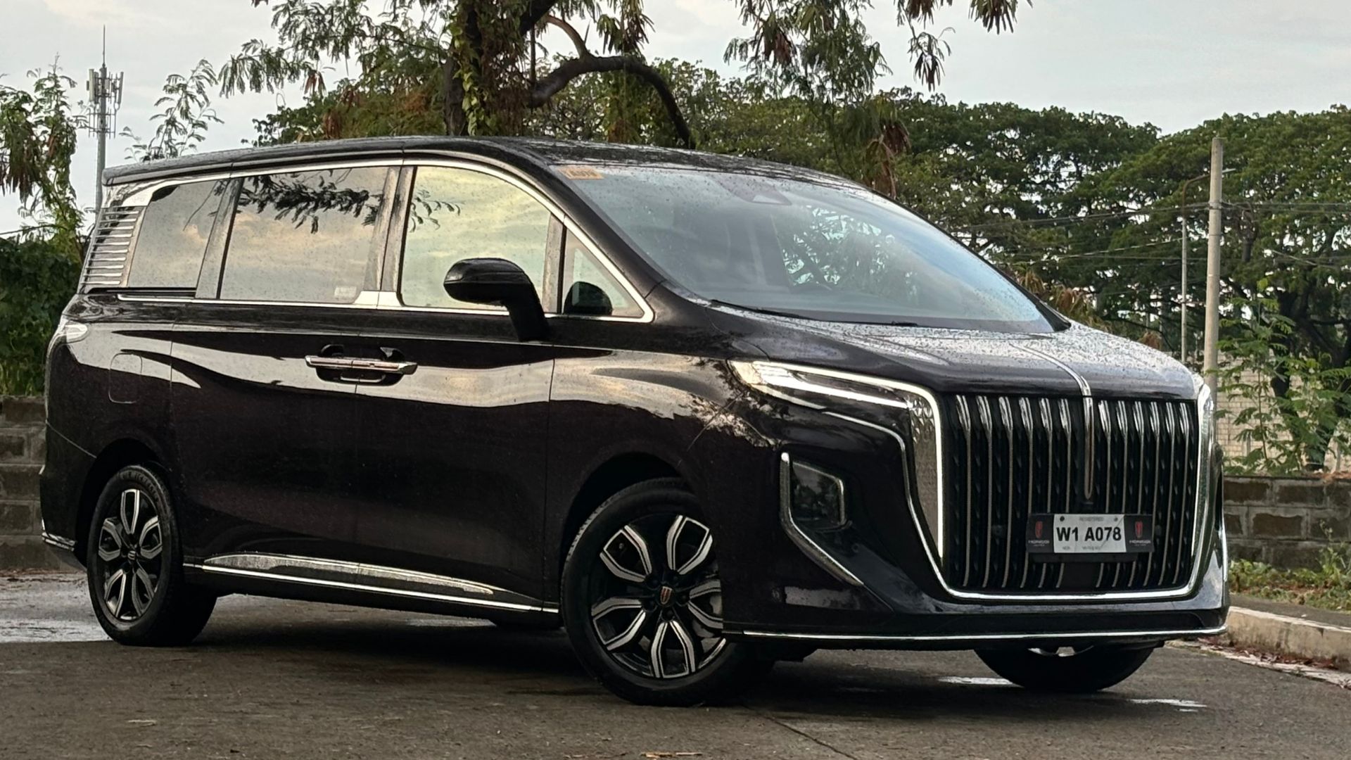 2024 Hongqi HQ9