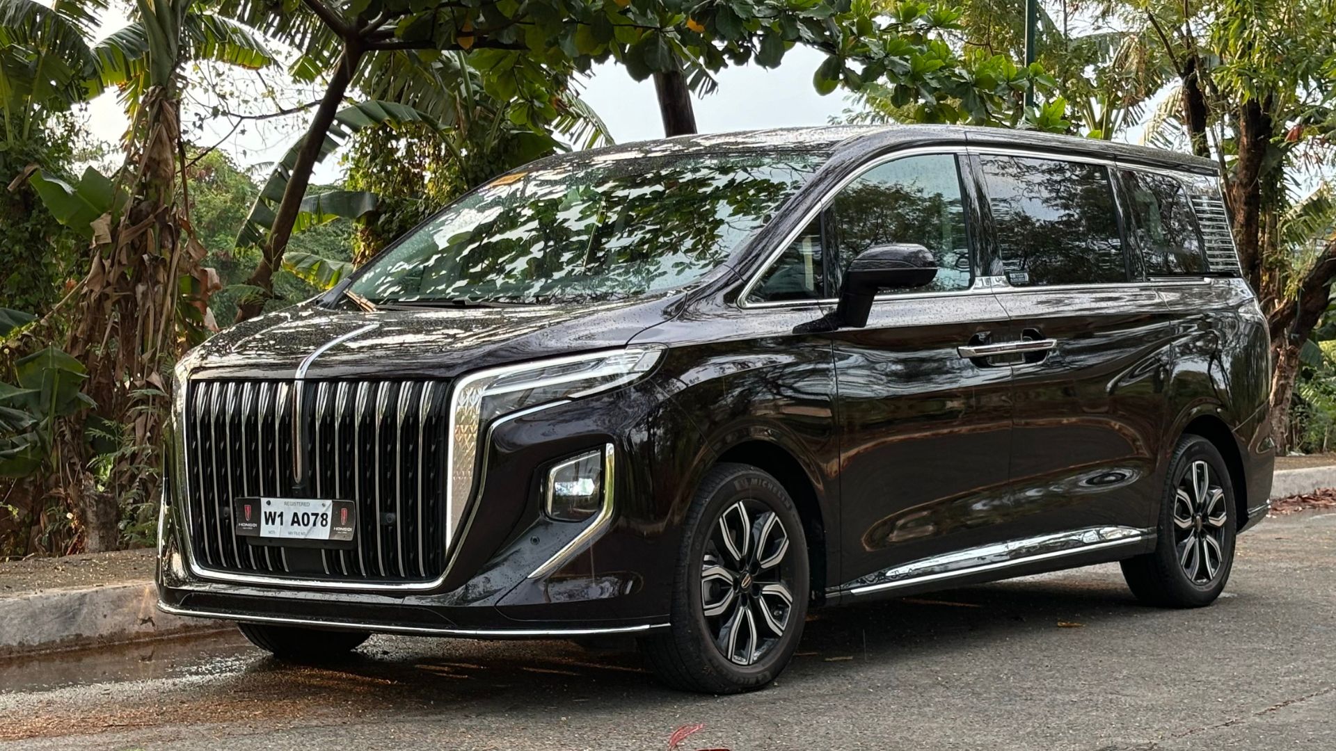 2024 Hongqi HQ9