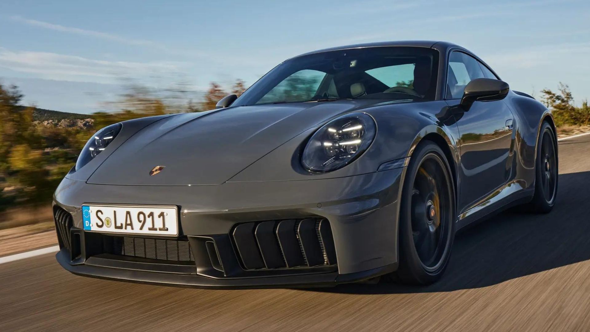 2025 Porsche 911 GTS T-Hybrid