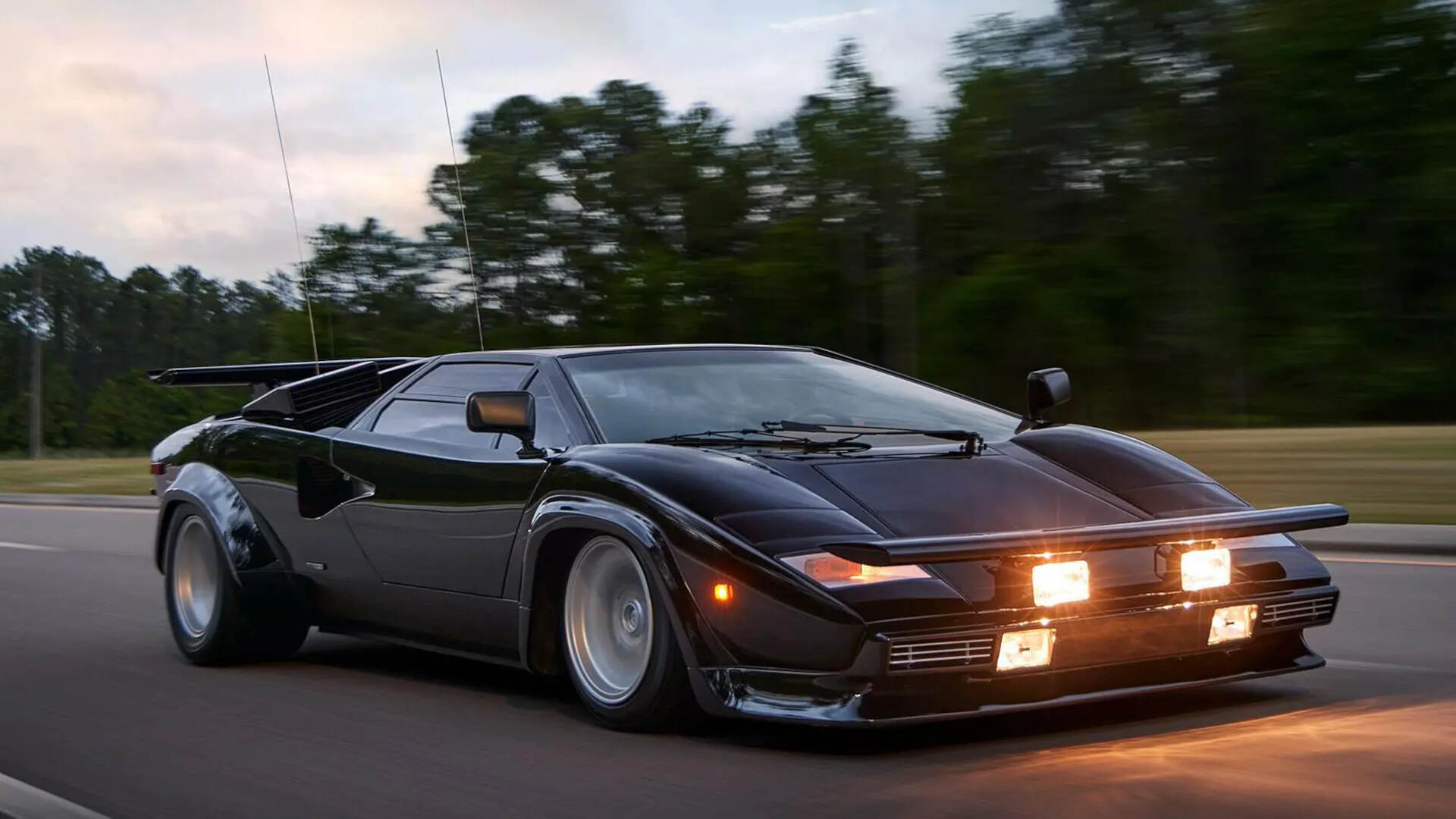 Look at the Lamborghini Countach from ‘The Cannonball Run’