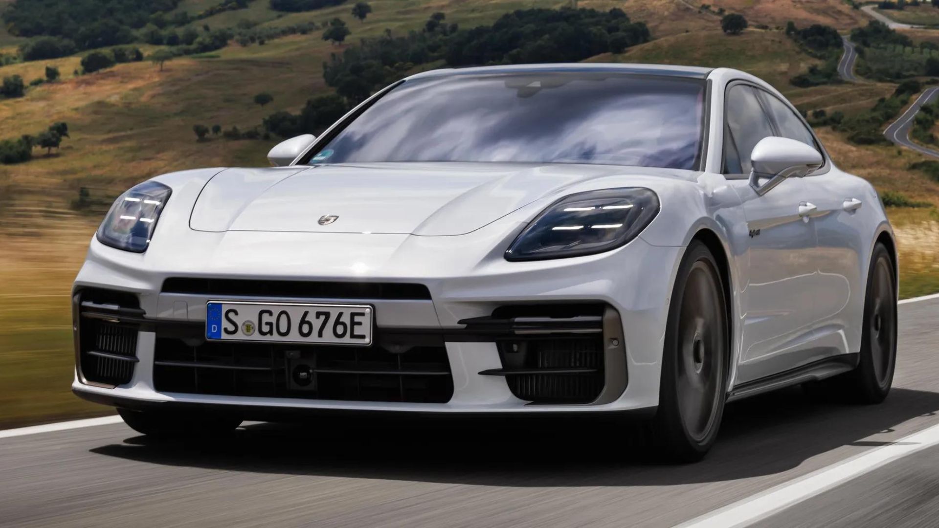 2025 Porsche Panamera Turbo S EHybrid makes its debut