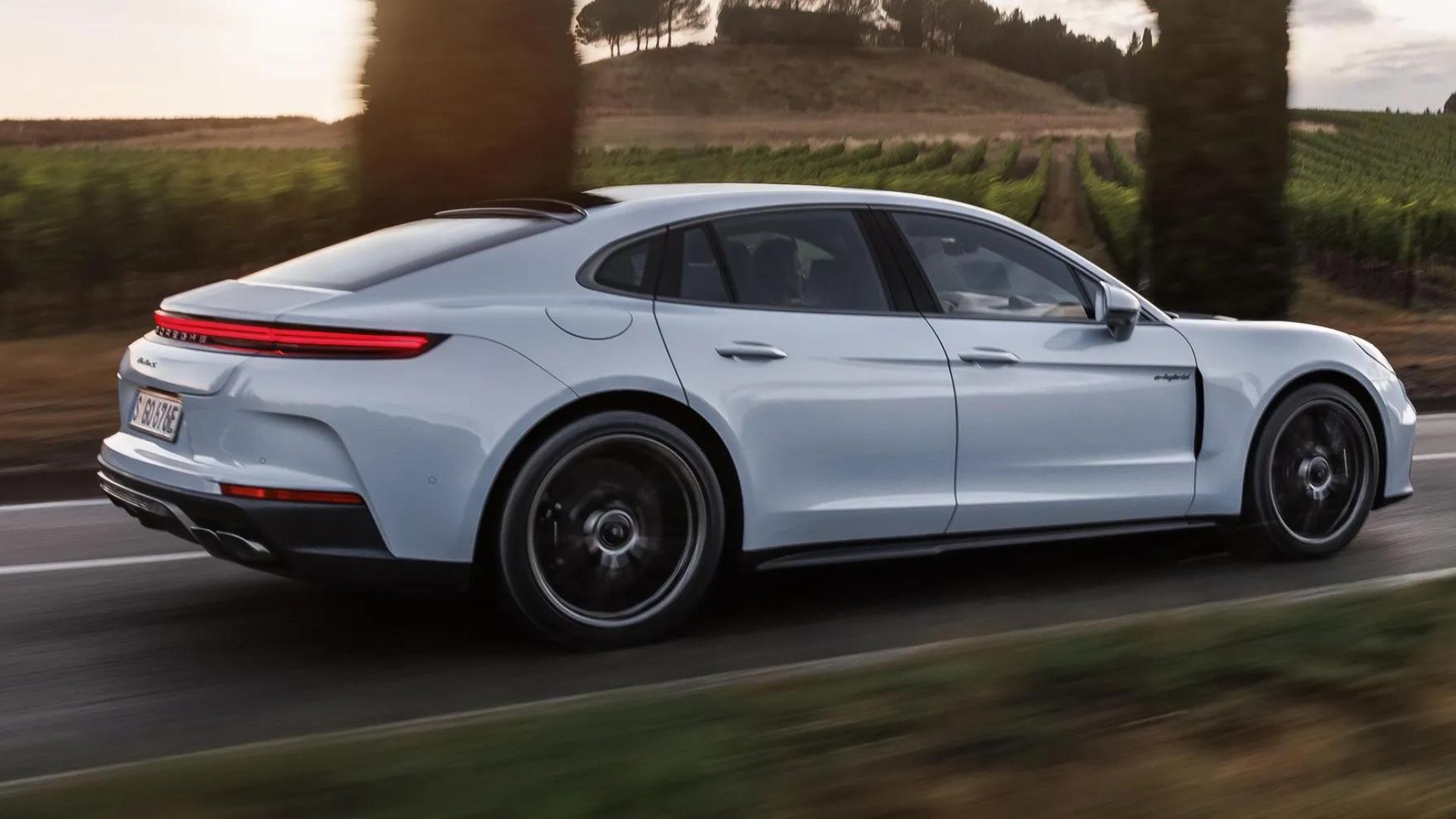 2025 Porsche Panamera Turbo S EHybrid makes its debut