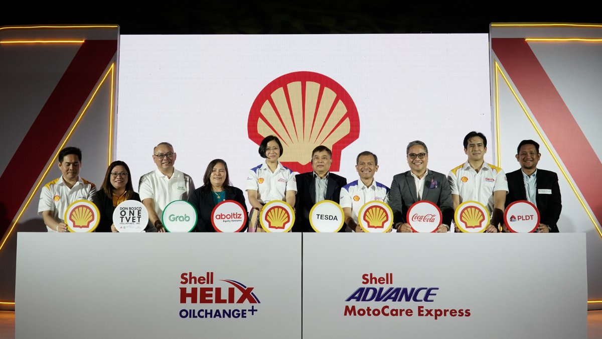 Shell Pilipinas kasama ang mga partner nito para sa Shell Helix Oilchange+ scholarship program