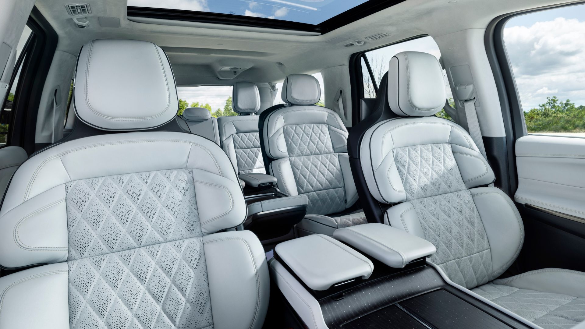 2025 Lincoln Navigator seats