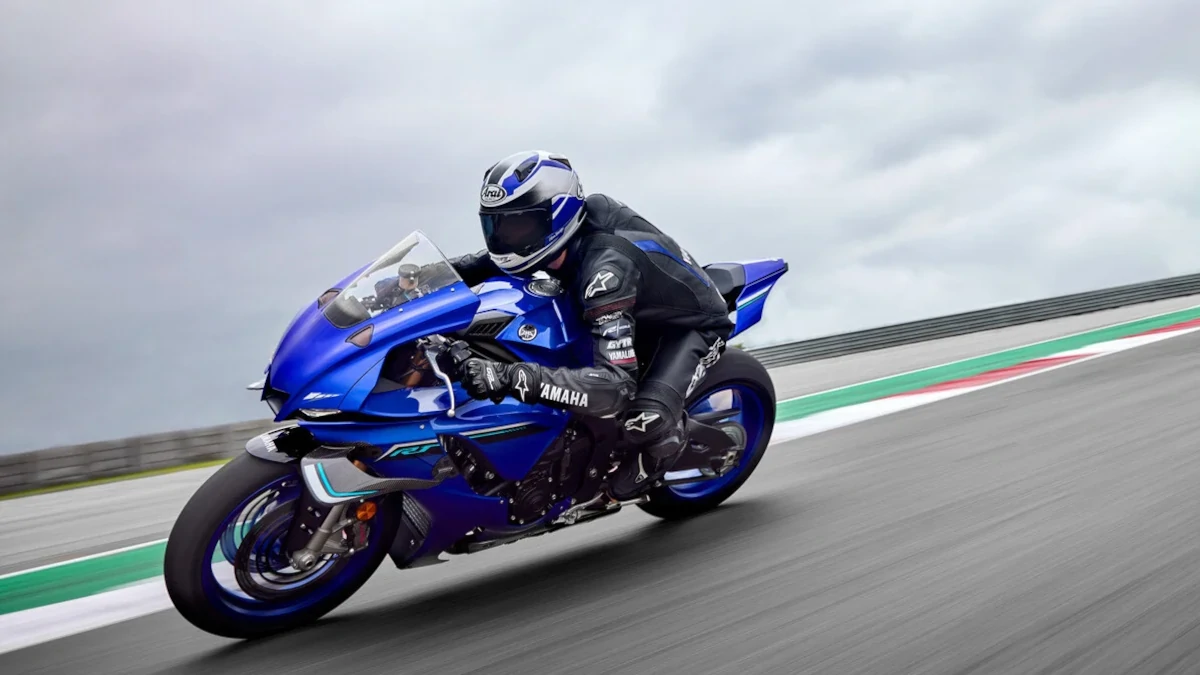 Yamaha YZF-R1 2025, YZF-R1M 2025 unveiled: Specs, Prices, Photos