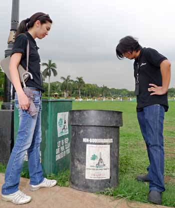 TopGear.com.ph - 2010 Isuzu Alterra with I-Nav System historical road trip - Luneta