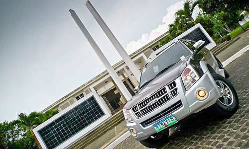 TopGear.com.ph - 2010 Isuzu Alterra with I-Nav System historical road trip - Mabini Shrine