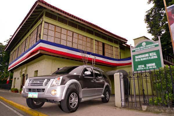 TopGear.com.ph - 2010 Isuzu Alterra with I-Nav System historical road trip - Rizal Shrine