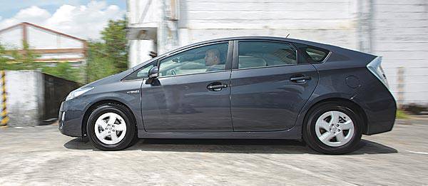 TopGear.com.ph Philippine Car Review - 2009 Toyota Prius review