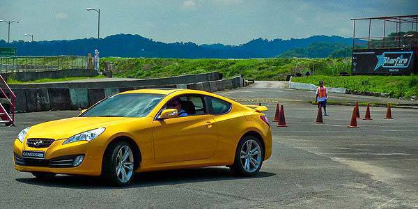 TopGear.com.ph Philippine Car News - Hyundai Genesis at the Auto Extreme Media Face-off
