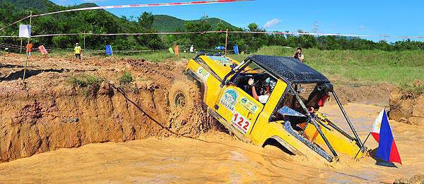 Team Land Rover Philippines finishes 2011 Malaysia Rain Forest Challenge in third place TopGear.com.ph Philippine Car News - Team Land Rover Philippines finishes 2011 Malaysia Rain Forest Challenge in third place