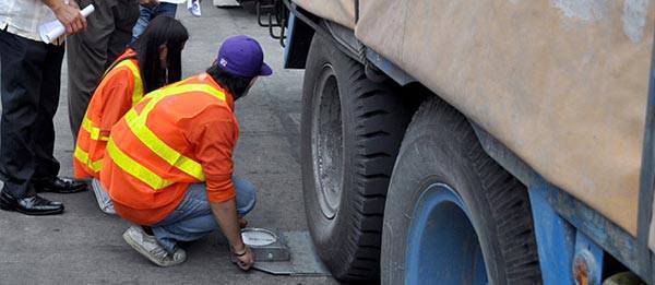 DPWH starts anti-truck overloading operations TopGear.com.ph Philippine Car News - DPWH starts anti-truck overloading operations