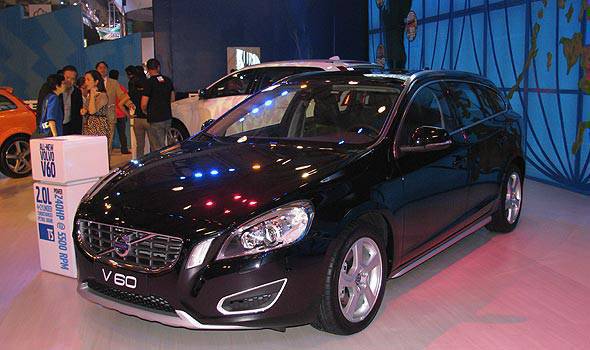 Volvo V60 at MIAS 2011