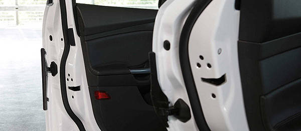 Focus to get Ford's new Door Edge Protector in 2012 TopGear.com.ph Philippine Car News - Focus to get Ford's new Door Edge Protector in 2012