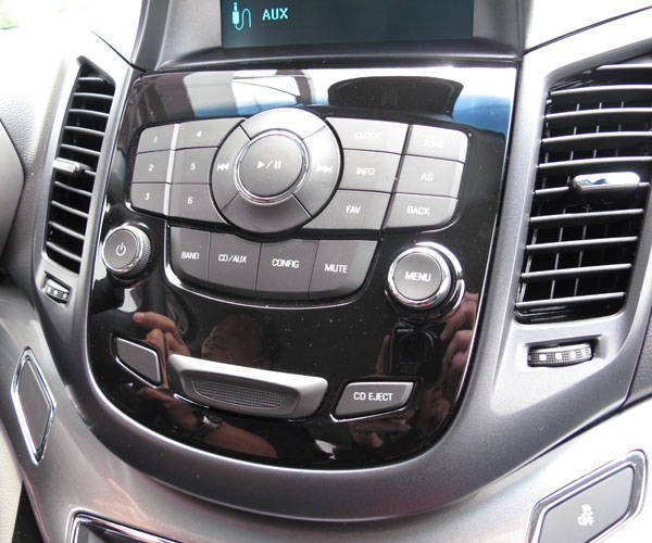 Chevrolet Orlando's audio head unit