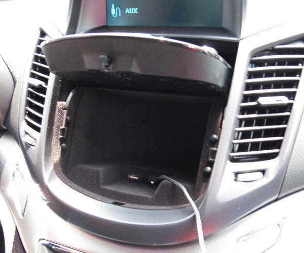 Chevrolet Orlando's audio head unit