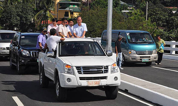 TopGear.com.ph Philippine Car News - DPWH opens flyover connecting Tandang Sora to Luzon Avenue
