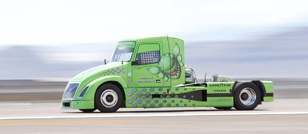 TopGear.com.ph Philippine Car News - Volvo hybrid truck sets world speed record