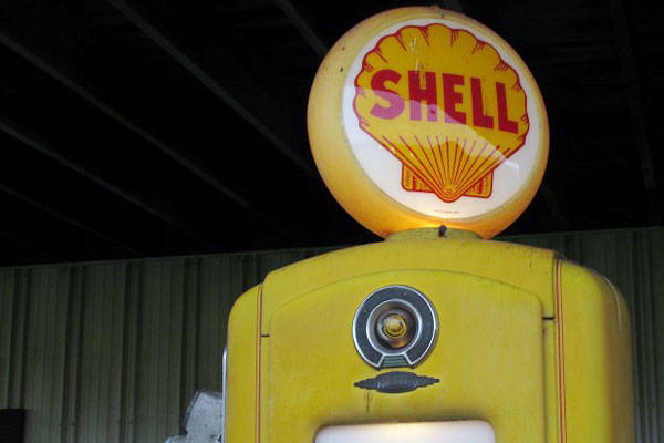 Vintage Shell fuel pump