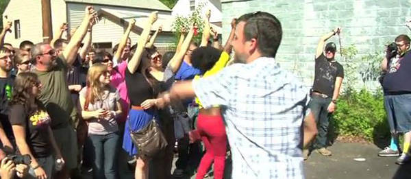 TopGear.com.ph Philippine Car News - Car Alarm Symphony makes use of 100 sirens