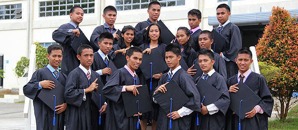 TopGear.com.ph Philippine Car News - Fourth batch of Isuzu-TESDA scholars graduate