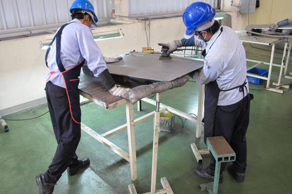 Mitsubishi Mirage factory