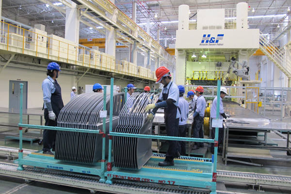 Mitsubishi Mirage factory