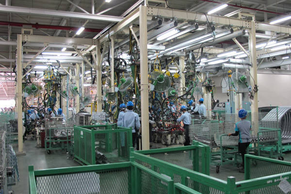 Mitsubishi Mirage factory