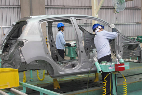 Mitsubishi Mirage factory