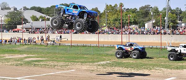 TopGear.com.ph Philippine Car News - Monster truck sets Guinness World Record jump