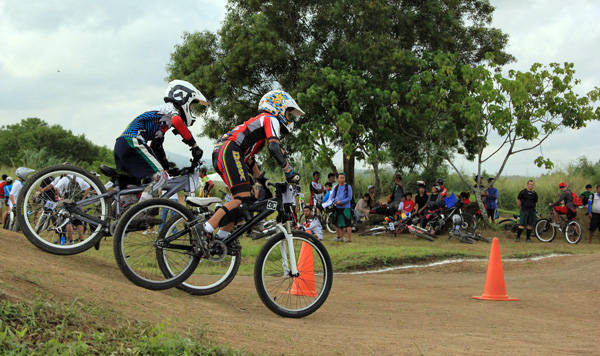 Isuzu D-Max Cycling Team scores race victories, welcomes new members