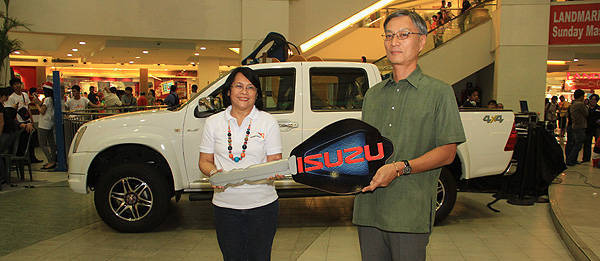 TopGear.com.ph Philippine Car News - Isuzu PH donates D-Max 4x4 pickup for its year-end CSR initiative