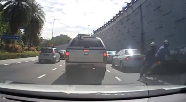 Basag-kotse criminals in action