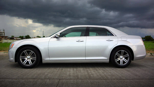 Review: Chrysler 300C V6