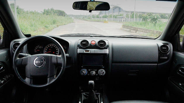 Review: Isuzu Alterra 4x2 MT Urban Cruiser X | Top Gear Philippines