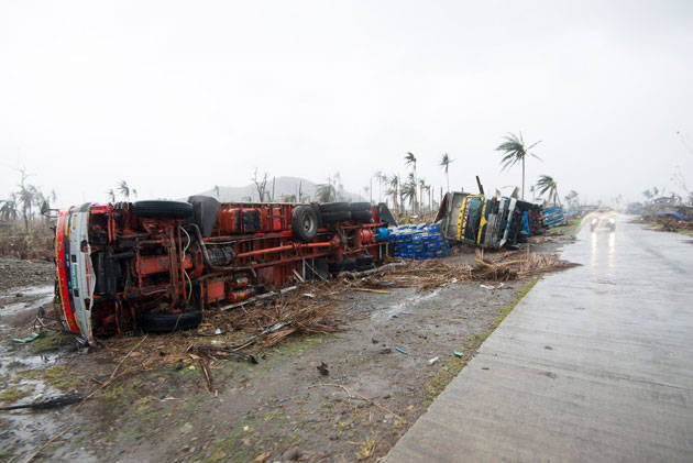 Land Rover Club of the Philippines visits Tacloban after Yolanda